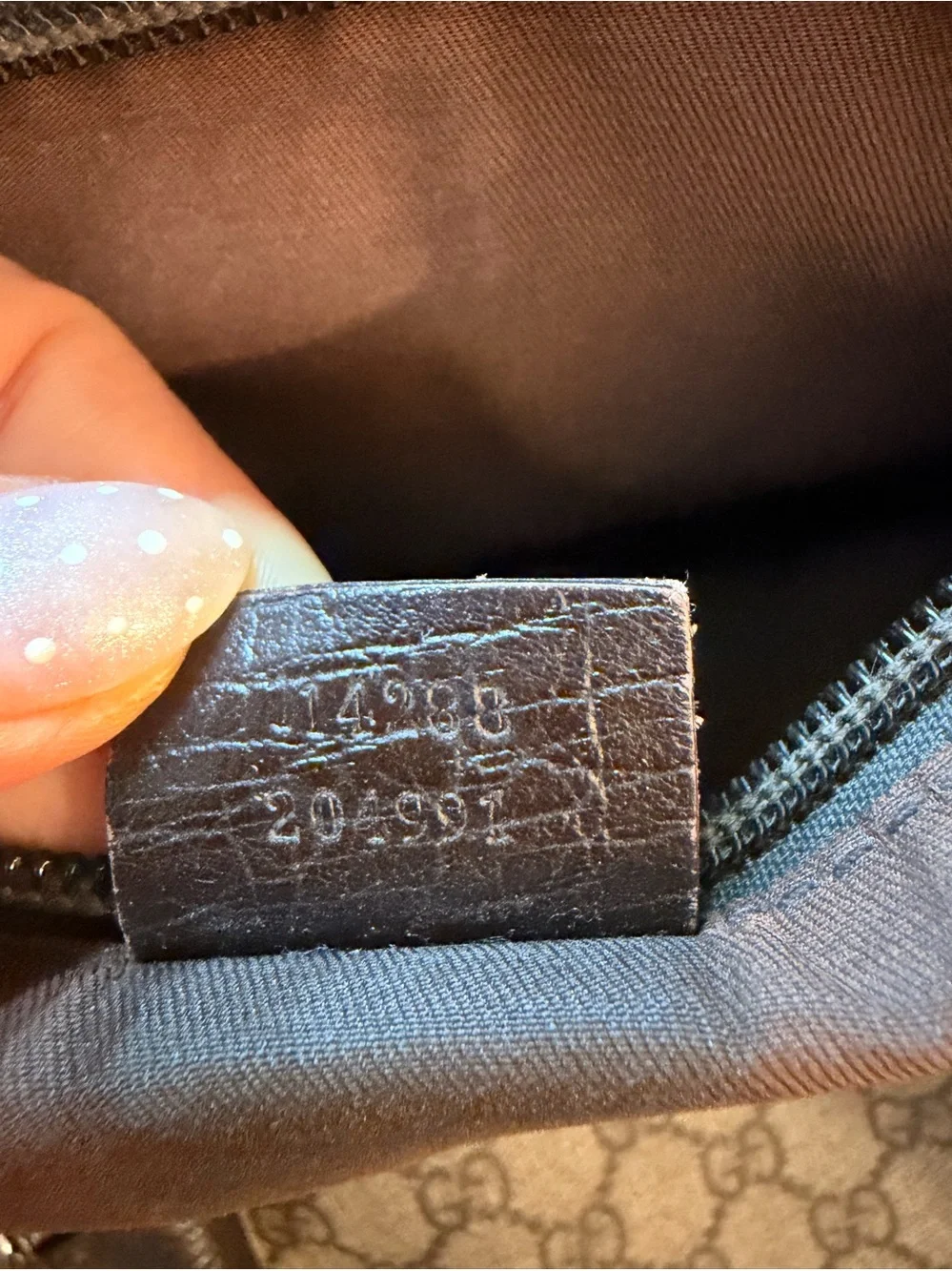 Gucci elegant brown